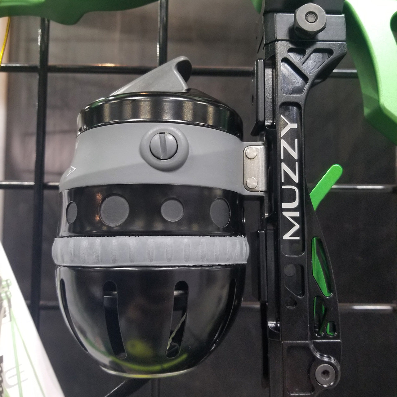 Muzzy Bowfishing LV-R Quick-Detach Reel Seat