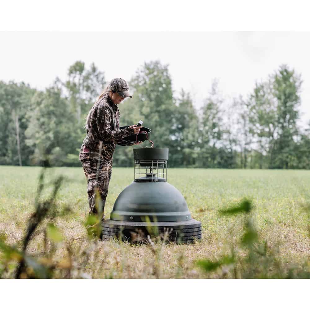 Capsule 250-lb Easy-Fill Game Feeder