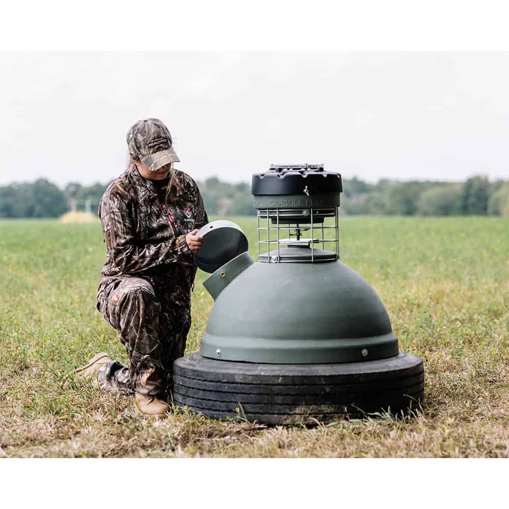 Capsule 250-lb Easy-Fill Game Feeder