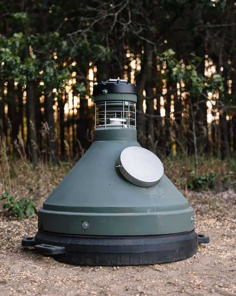 Capsule 500-lb Deluxe Easy-Fill Game Feeder