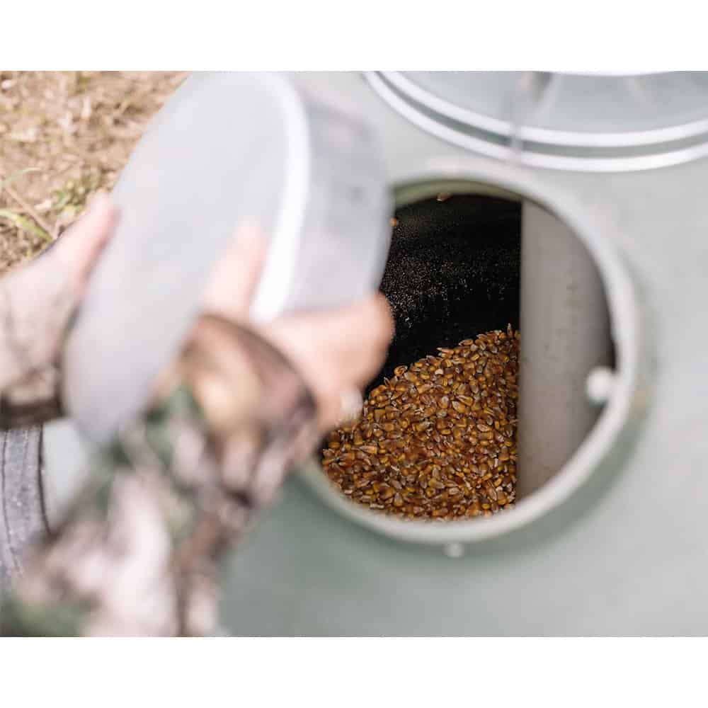 Capsule 100-lb Easy-Fill Game Feeder